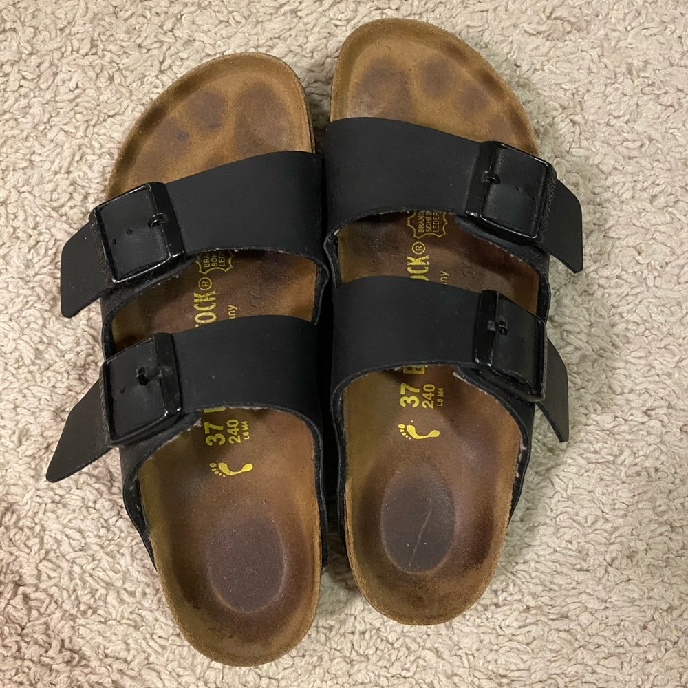 Black Birkenstock’s